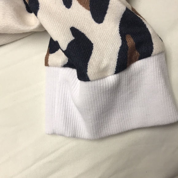 Gorgeous light weight extra long cardigan sweater new without tags - Picture 8 of 9